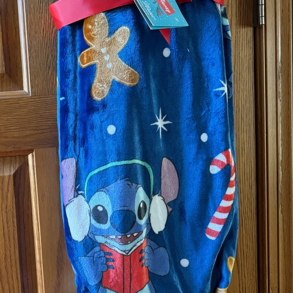 Disney Stitch Christmas Blanket - NWT - Picture 3 of 5